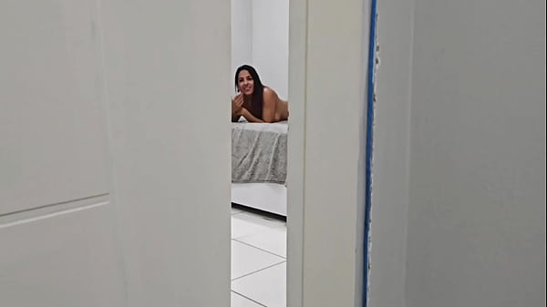 Image Fomos pegos no flagra pelo amigo do meu marido!!