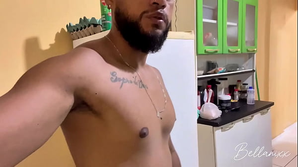 Image Vizinho entra de surpresa na minha casa ent&atilde_o deixei me ajudar com o trabalho