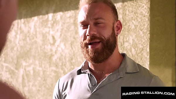 Image Muscly Delivery Guy Blows His Load On Cheating Chef's Face - RagingStallion