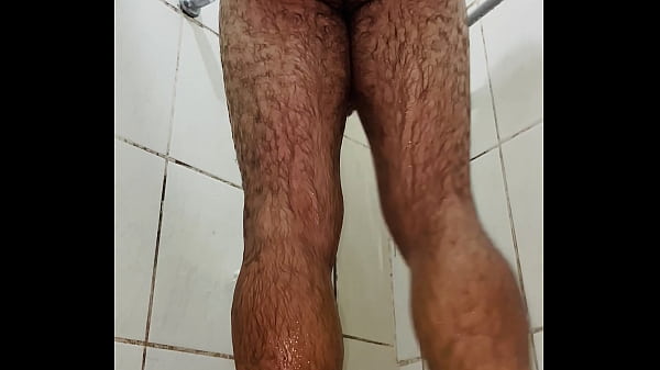 Image DOTADO TOMANDO BANHO E APROVEITANDO PRA BATER UMA