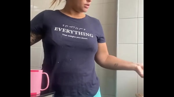 Image Voc&ecirc_ cairia de boca nessa xota grande, ou tem nojinho de bucet&atilde_o