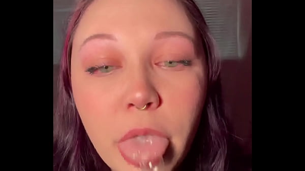 Image Teen Gives Sloppy Messy Blowjob ?