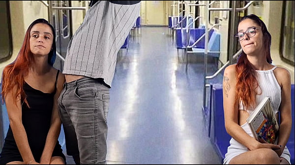 Image Pervertido goza nos peitos da passageira de &ocirc_nibus em p&uacute_blico!