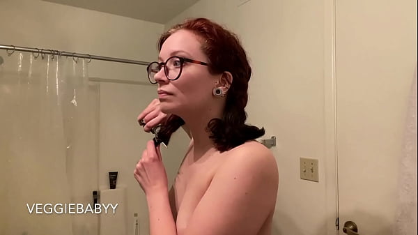 Image Cutting off 6 inches of hair nude - cutting my hair to shoulder length - veggiebabyy