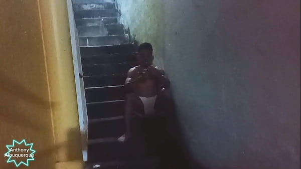 Image Dois quebrada pauzudo fudendo no escad&atilde_o da favela completo no Red