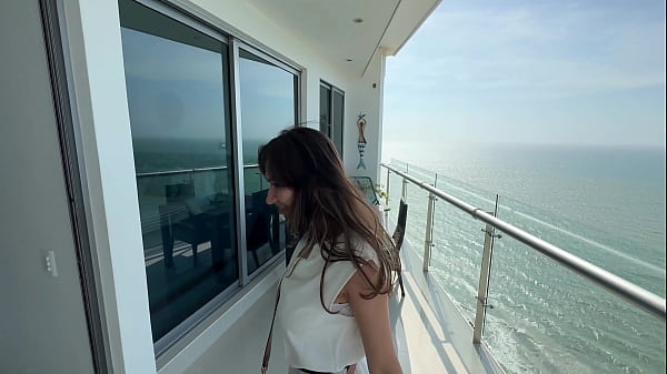 Image Swapp my pussy for a stunning sea-view apartment