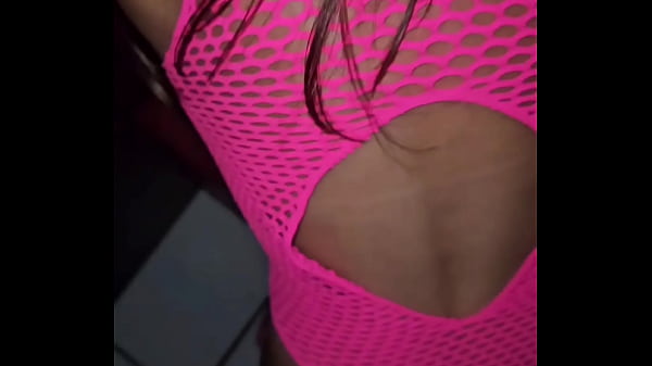 Image LEVEI A NOVINHA NA CASA DE SWING E MACETEI ELA NO GLORY HOLE, ELA PEDIU PRA EU GOZAR NA SUA BOCA E TOMOU TODO O MEU LEITINHO PORNO 4K