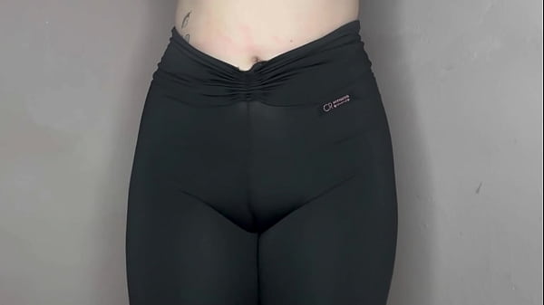 Image ASMR Cameltoe in Tight Black Leggings
