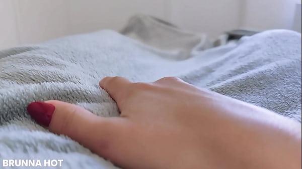 Image Acordei com tes&atilde_o e toquei siririca at&eacute_ encharcar a minha calcinha