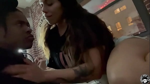 Image foreign uk shawty niykee cruz sits on lil d pt1