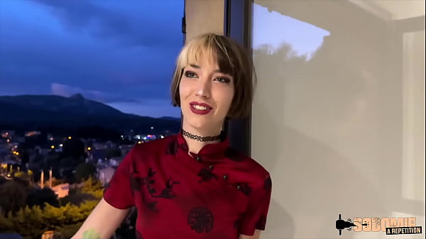 Image Oney, belle coquine, s'offre deux bites pour son cul
