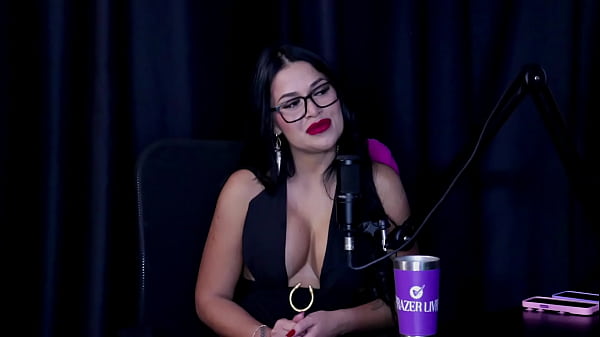 Image Adora dar o cu, fica &quot_alegre&quot_ quando bebe, deu dicas para um sexo anal, e j&aacute_ transou com 15 ao mesmo tempo no gang bang - Belinha Baracho (WATCH ON: SHEER/RED)