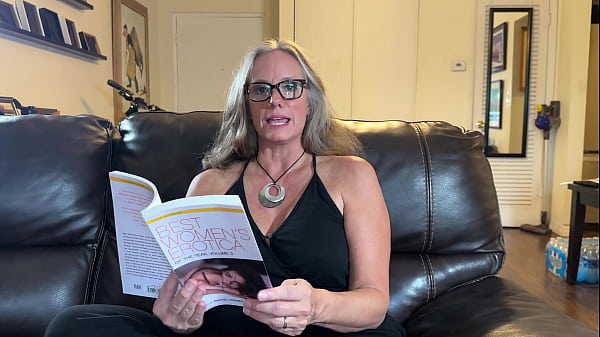 Image Nina Nite reads for you