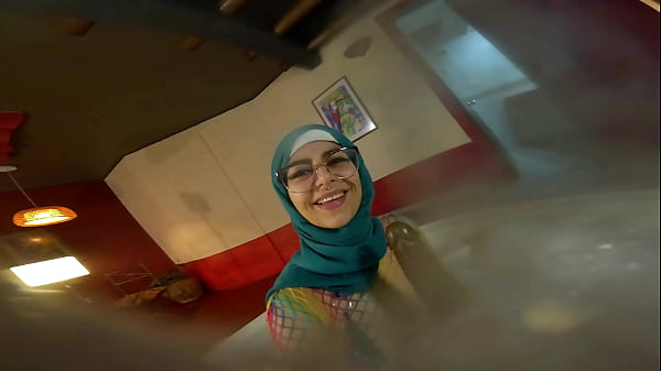 Image Pussy to Mouth in the Jacuzzi Mia Niqab