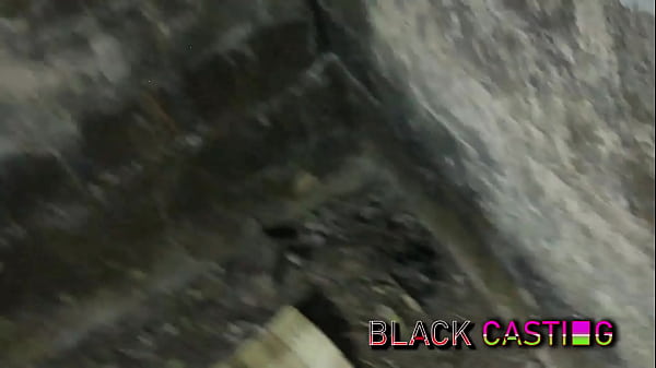 Image Teen fuck in an uncompleted building