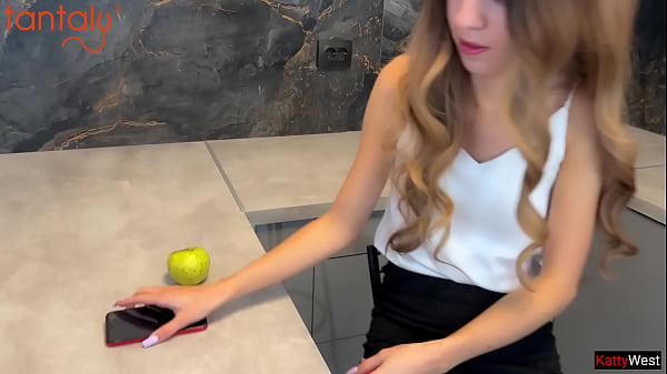 Image Secretary doesn't want to fuck her greedy boss anymore and offers him a Tantaly doll