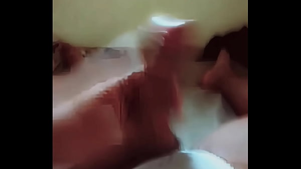 Image Travesti gostosa acorda com tes&atilde_o e chupa o pau do namorado de manh&atilde_
