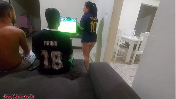 Image tive que fazer sexo com amigo do meu marido por causa de uma aposta, mas fiquei com tes&atilde_o e acabei fazendo DP com os dois