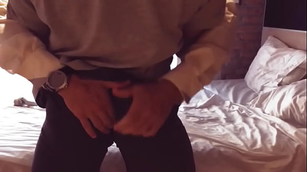 Image El pastor de mi iglesia me folla luego de confesar mis pecados