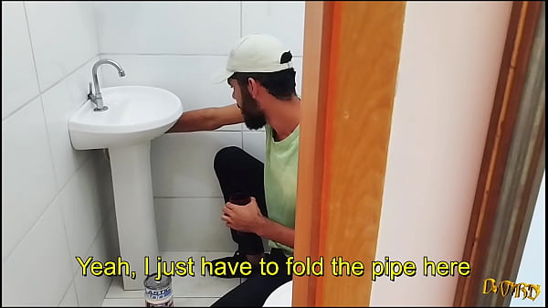 Image Paguei pro encanador desentupir a pia e entupir o meu cu (COMPLETO NO RED)