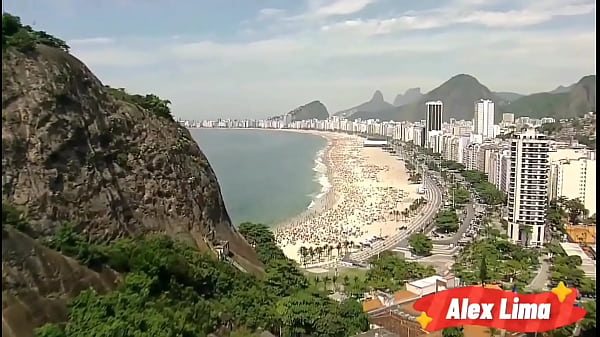 Image Tive que escolher entre assistir o jogo do Flamengo, Ou deixar a safadinha jogar video game, E eu deixar ela jogar para mim comer a buceta da safada