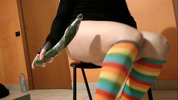 Image Extreme anal play with Dutch cucumber of 37 centimeters