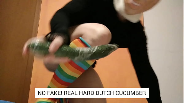 Image Extreme anal play with a Dutch cucumber of 37 centimeters (2nd video)