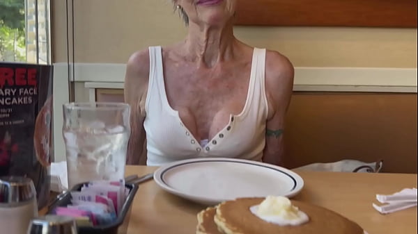Image Getting ready to meet a gentleman caller in Waikiki
