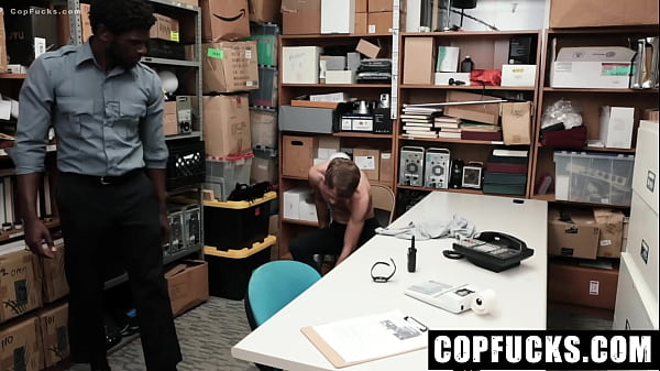 Image Twink Reaching a Compromise with The Security Man - Copfucks