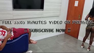 Image Bastidores da primeira vez no porno da sensacional Alicia Ribeiro fazendo anal pela primeira vez e experimentando 2 picas ao mesmo tempo na bucetinha