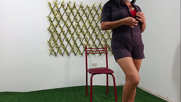 Image Tasty sister-in-law shows her ass spreading on all fours - I want to fuck her