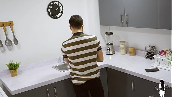Image Venecas Ladronas se meten a una casa y convencen al due&ntilde_o con mucho sexo para llevarse todo al final