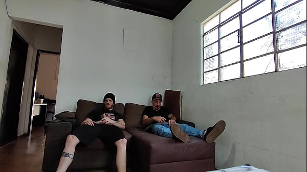 Image Carlos Urach e Carmona se masturbando juntos