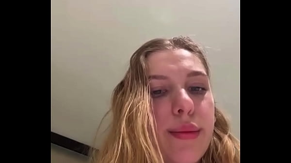 Image Squirting tight pussy in the hotel