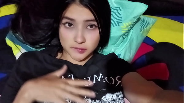 Image Latina de grandes tetas pillada con el novio de su hermanastra en video llamada ( CASERO REAL)