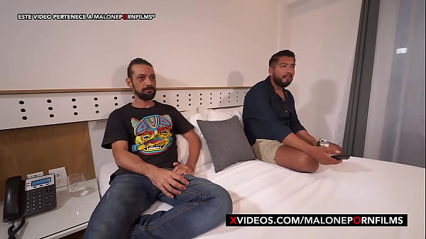 Image Mi Compa&ntilde_ero de cuarto y su Amigo me Follaron Duro! - Paola Stone