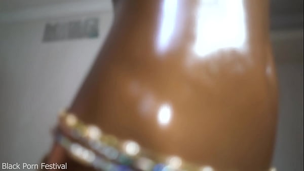 Image Perfect shinny black body and oily tits