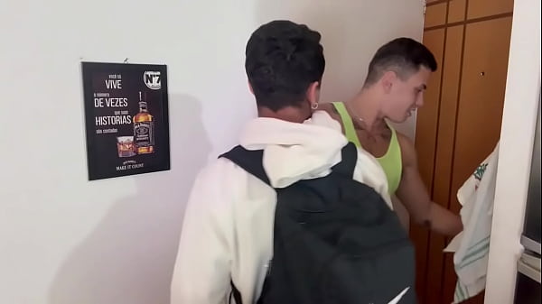 Image A m&atilde_e do vizinho h&eacute_tero novinho pediu para ele pedir a&ccedil_&uacute_car e ele pediu meu cuzinho, me fez de putinha gulosa