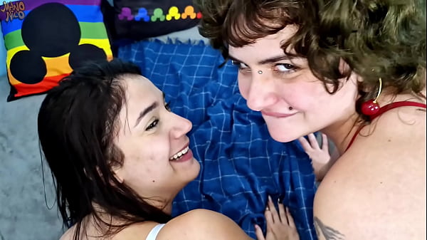 Image FOURSOME | dividimos o cuzinho das nossas esposas e gozamos na cara das duas