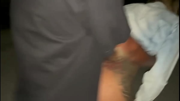 Image ESPOSA COM CORNO ENCONTRA UM F&Atilde_ E FAZ UM SEXO AMADOR MUITO GOSTOSO COM MUITO ESFREGAR ESFREGAR MAMADA NA FRENTE DE TODOS EM P&Uacute_BLICO
