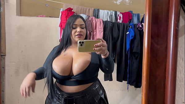 Image Peguei minha inquilina se masturbano e se tocando no quintal de casa ! Ela disse que estava gravando video porno n&atilde_o aguentei e participei