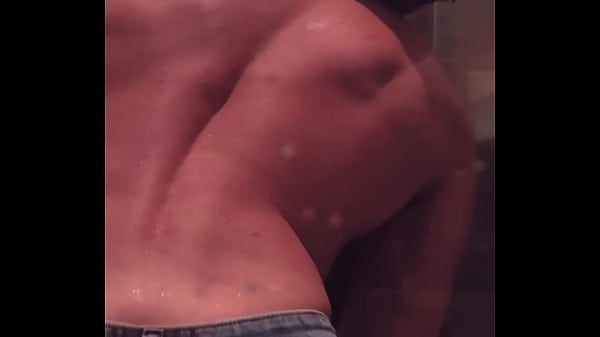 Image Despu&eacute_s de una pl&aacute_tica de mujeres en el bar mi amigo hetero y yo terminamos en la ducha juntos y follando