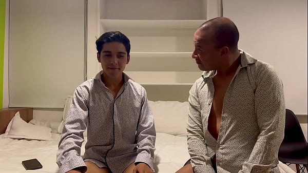 Image Este joven nunca hab&iacute_a probado una gran verga como la que tiene este discapacitado