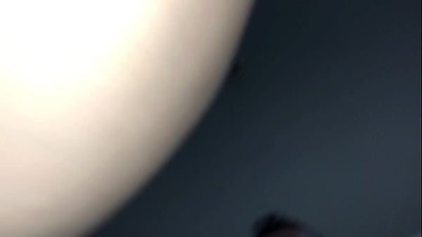 Image Coroa safada me deu a buceta no pelo enquanto o corno do marido joga tigrinho.