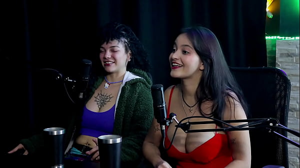 Image Gosta de se produzir, est&aacute_ se descobrindo sexualmente, &eacute_ brava, se sentia exausta, e saiu de Rond&ocirc_nia porque... - Faroraf & Emilly Lima (WATCH ON: SHEER/RED)