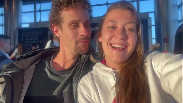 Image Damiana, brasileira safada pela Europa - Lavando carro sem calcinha EP1