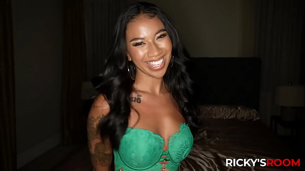 Image RICKYSROOM Heat from the fire with Ameena Green