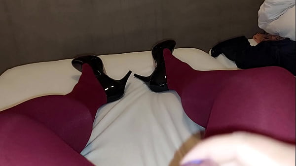 Image Jerking off and cumming in purple pantyhose