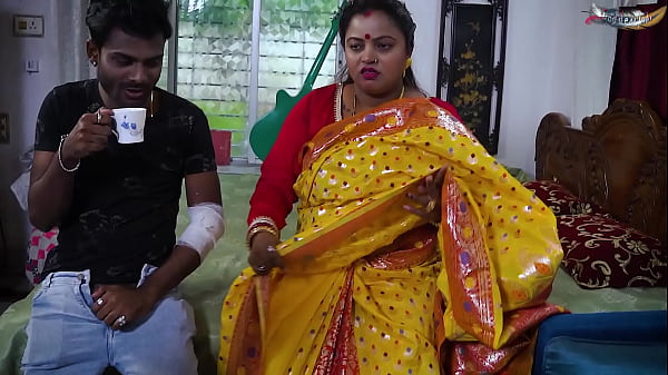 Image DESI MALLU BHABHI HARDCORE DIFFERENT POSITION OF SEX WITH FOUR LOCAL DESI BOYS WHEN SHE WAS ALONE AT HOME ( gangbang )