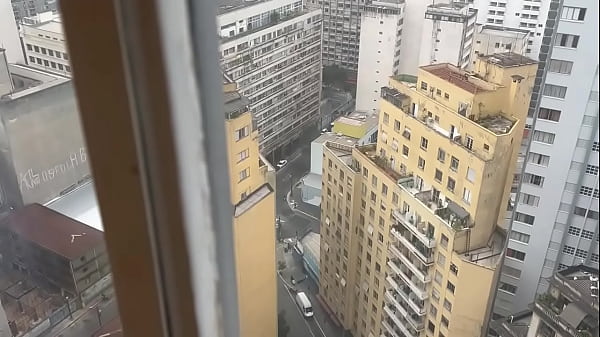 Image Duas rolas de travesti dentro da buceta do homem trans
